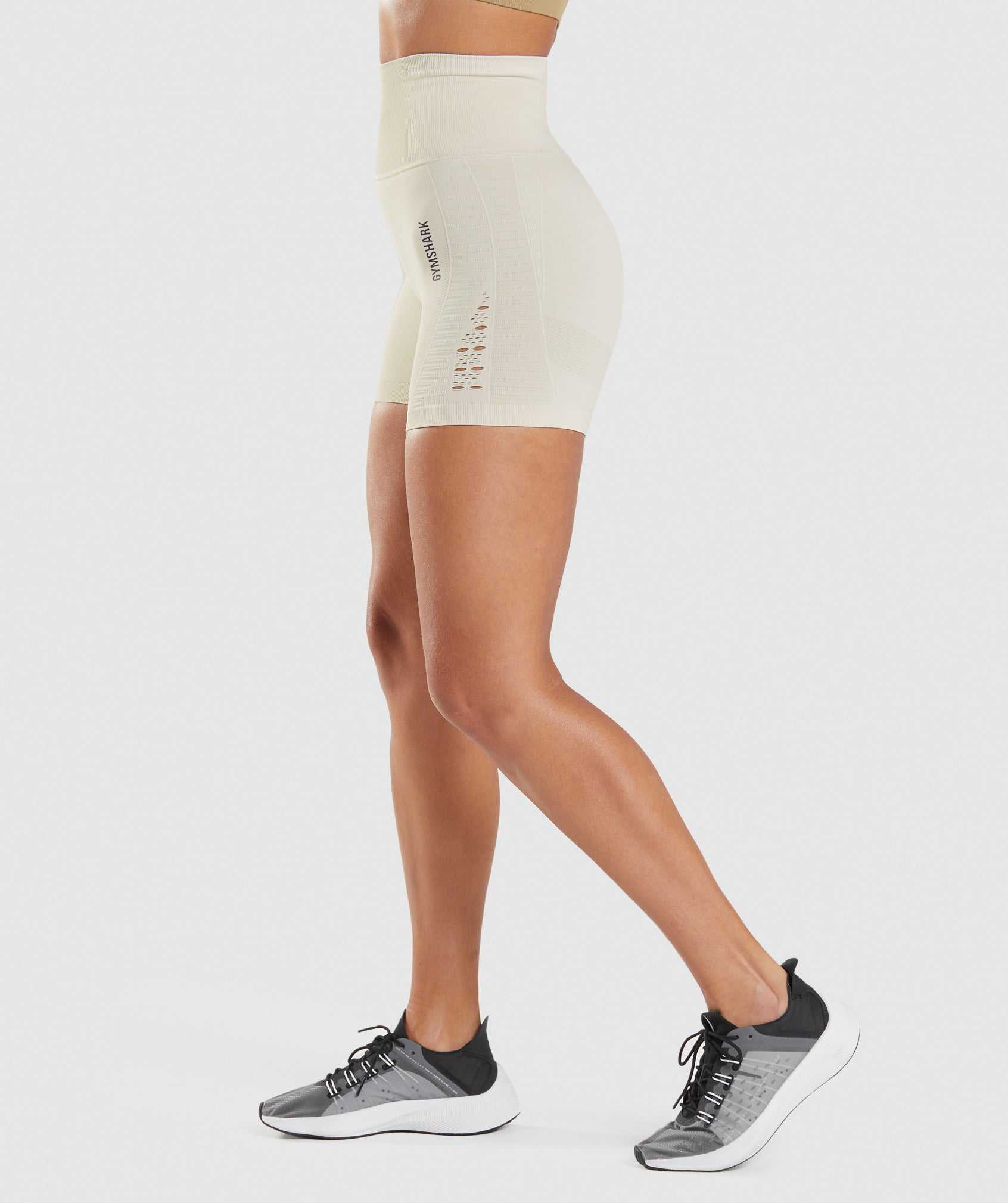 Gymshark Energy Seamless Korte Broek Wit | WQOT10278